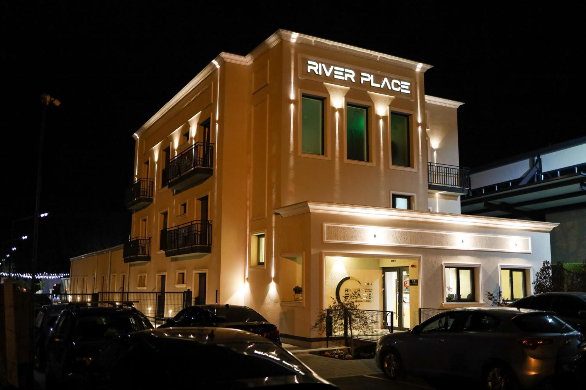 River Place Pitesti Exterior photo